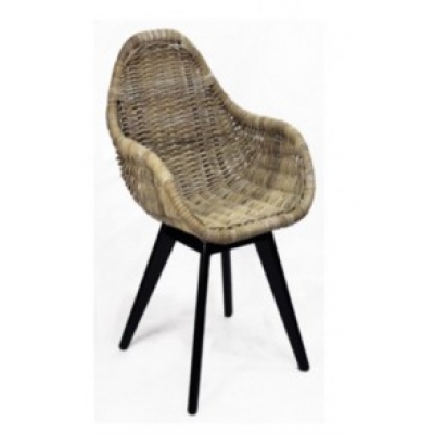 Rotan stoel met teak zwarten poten Rotan stoel met teak zwarten poten